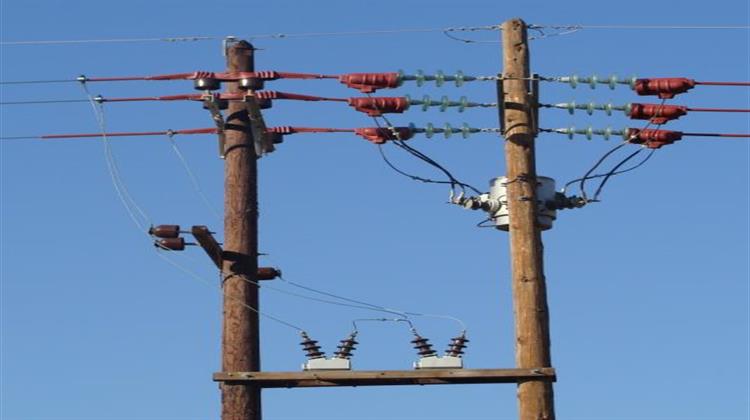 Χτυπήθηκε Από 20.000 Βολτ Υπάλληλος της ΔΕΗ